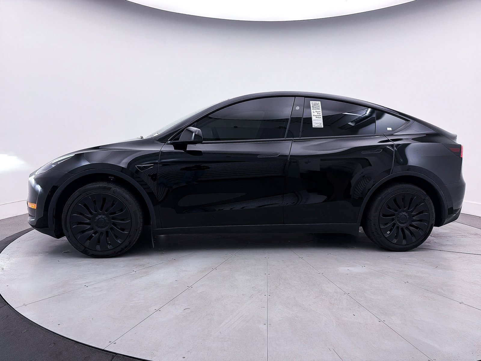 Used 2025 Tesla Model Y Long Range image 34