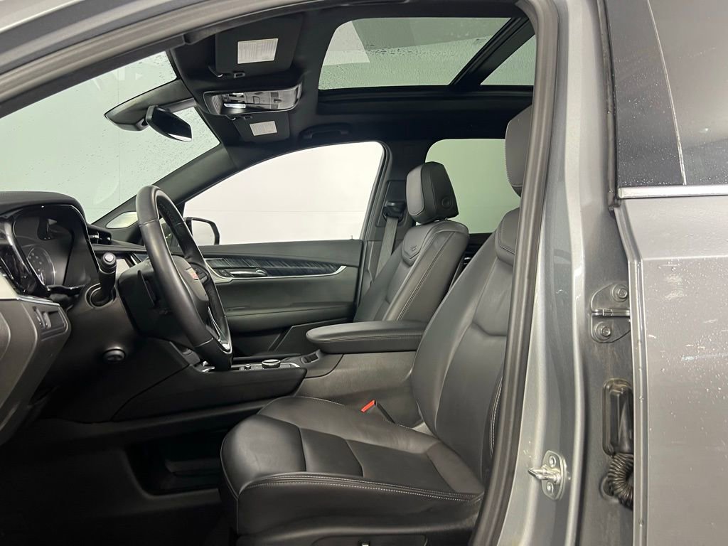 Used 2025 Cadillac XT6 Premium Luxury image 20