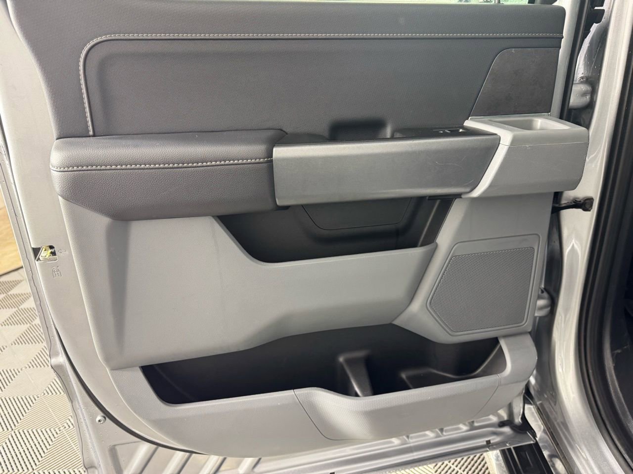 Used 2025 Ford F150 XLT w/ Equipment Group 301A Standard image 21