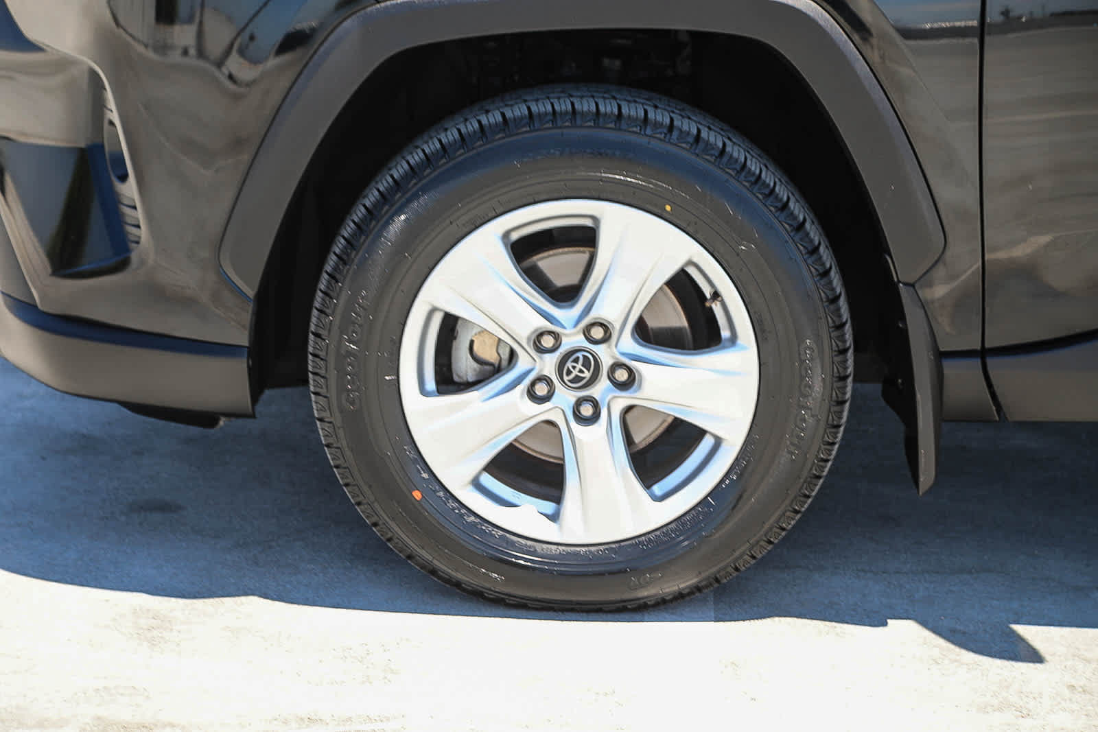 Certified 2020 Toyota RAV4 XLE w/ Carpet Mat Package FWD image 10