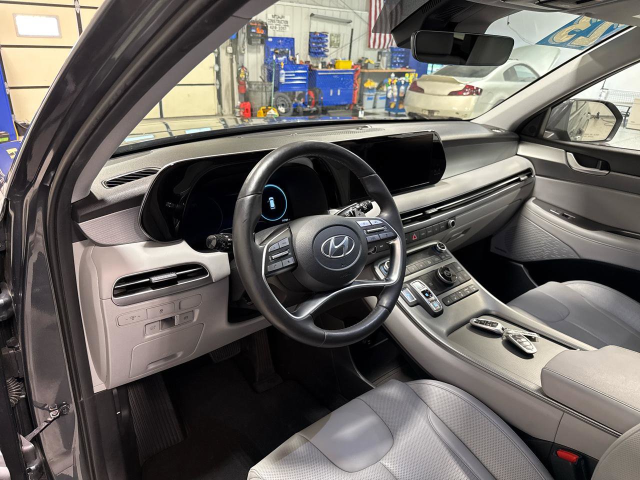 Used 2023 Hyundai Palisade SEL w/ Premium Package image 8