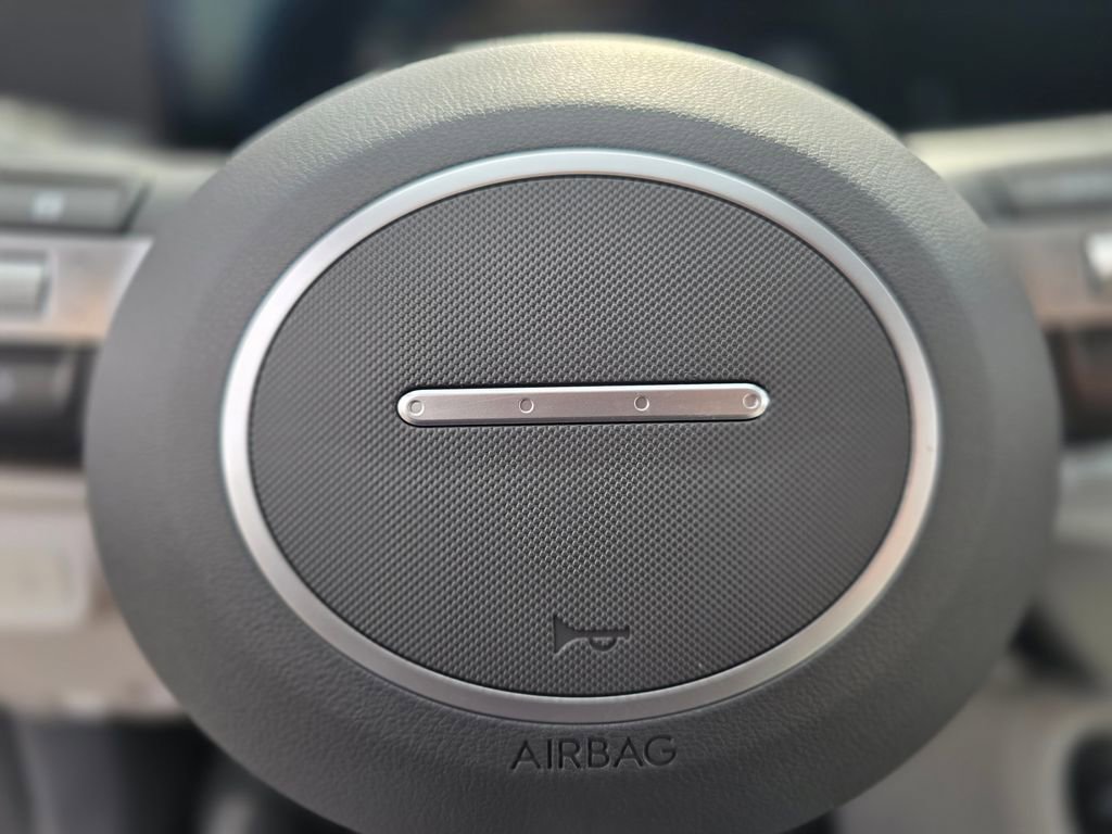 Used 2025 Hyundai Kona SE image 25