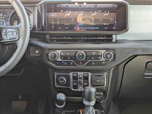 Used 2024 Jeep Wrangler Unlimited w/ Convenience Group AWD/4WD image 14