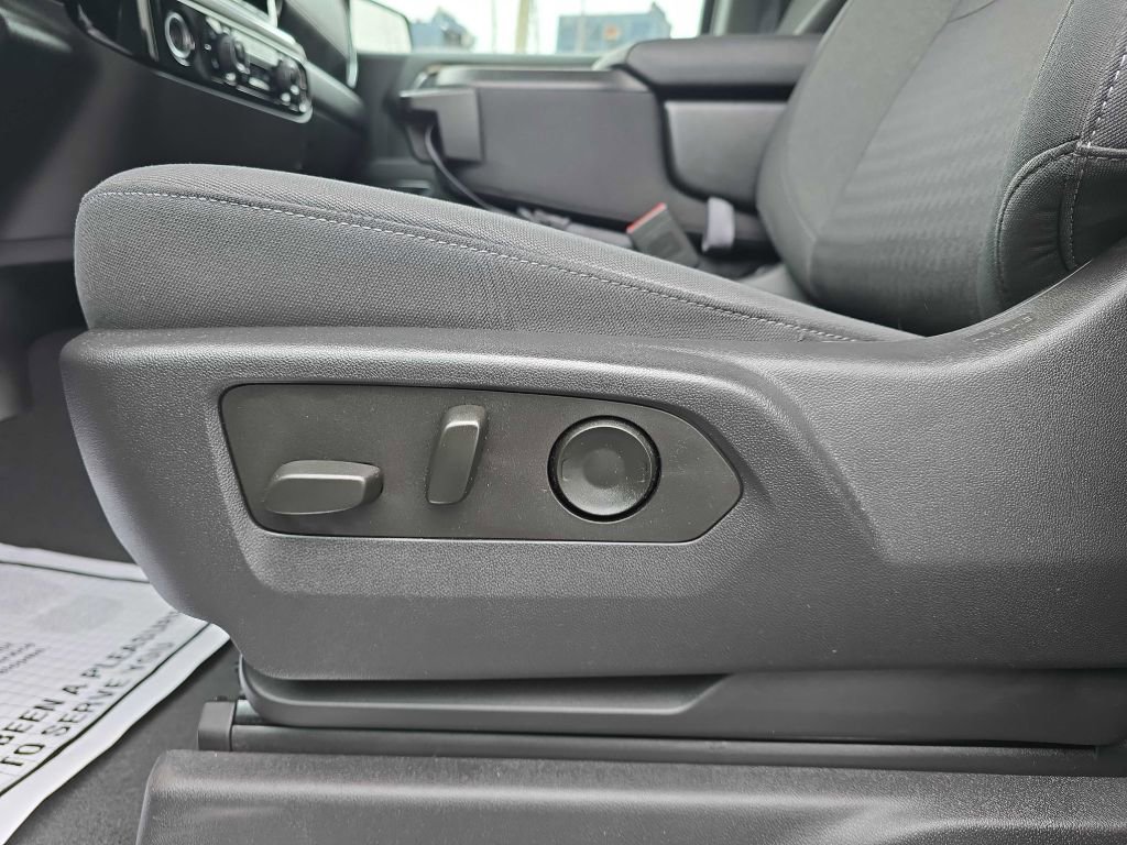 Used 2023 Chevrolet Silverado 1500 LT image 17