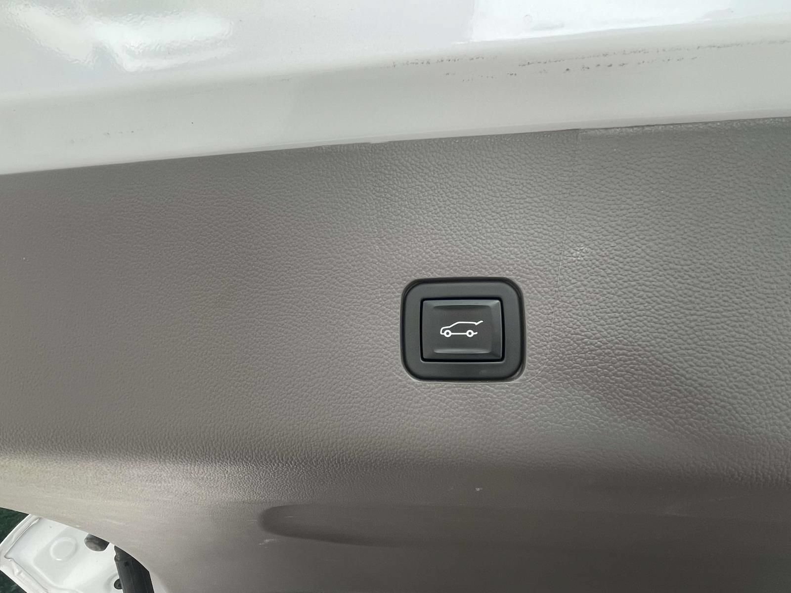 Used 2021 Chevrolet Traverse Premier AWD/4WD image 7
