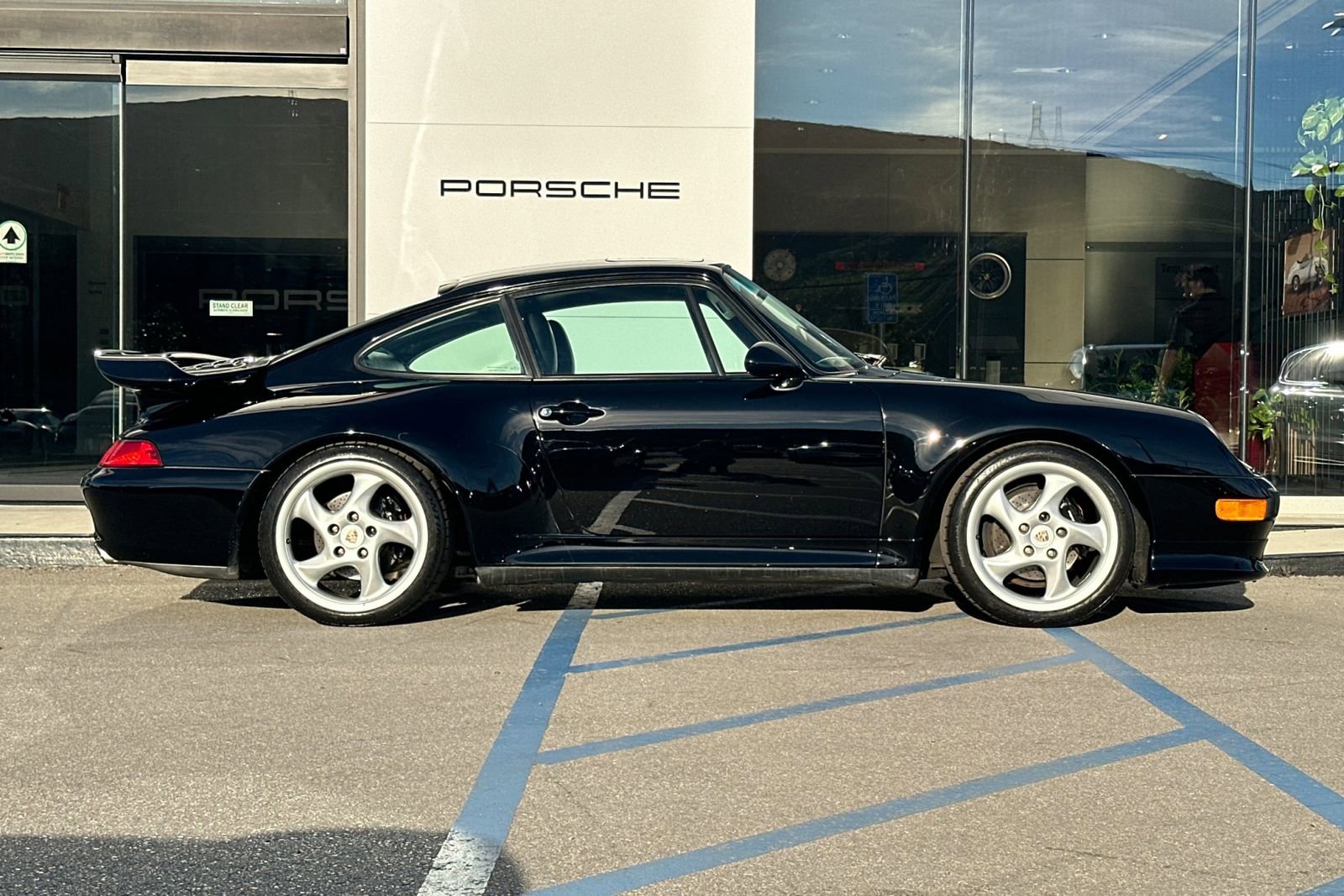 Used 1998 Porsche 911 Carrera S image 9