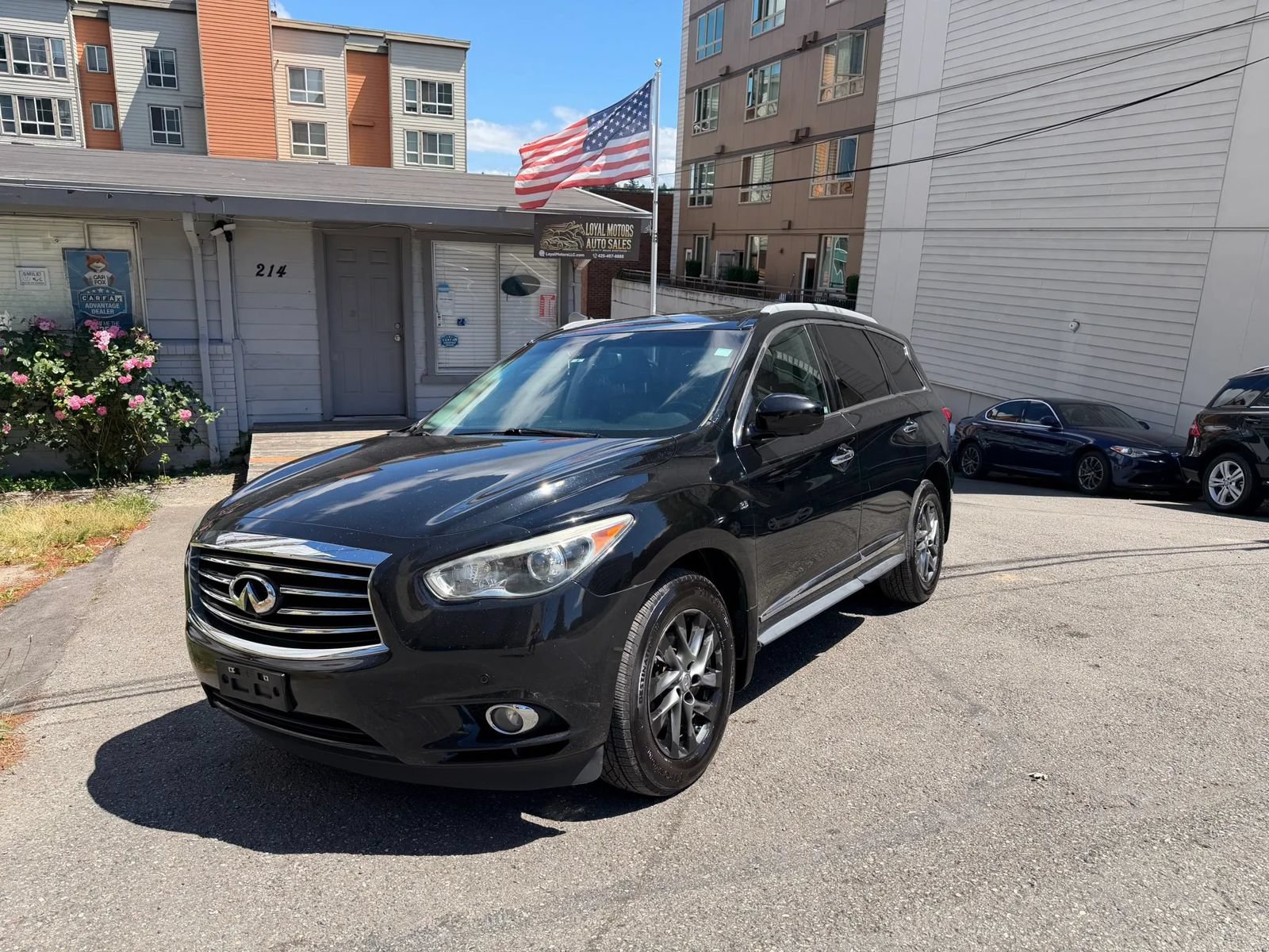 Used 2015 INFINITI QX60 Luxe w/ Premium Plus Package AWD/4WD image 2