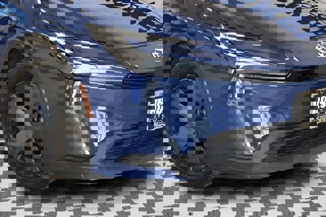 Used 2023 Toyota Prius LE image 15