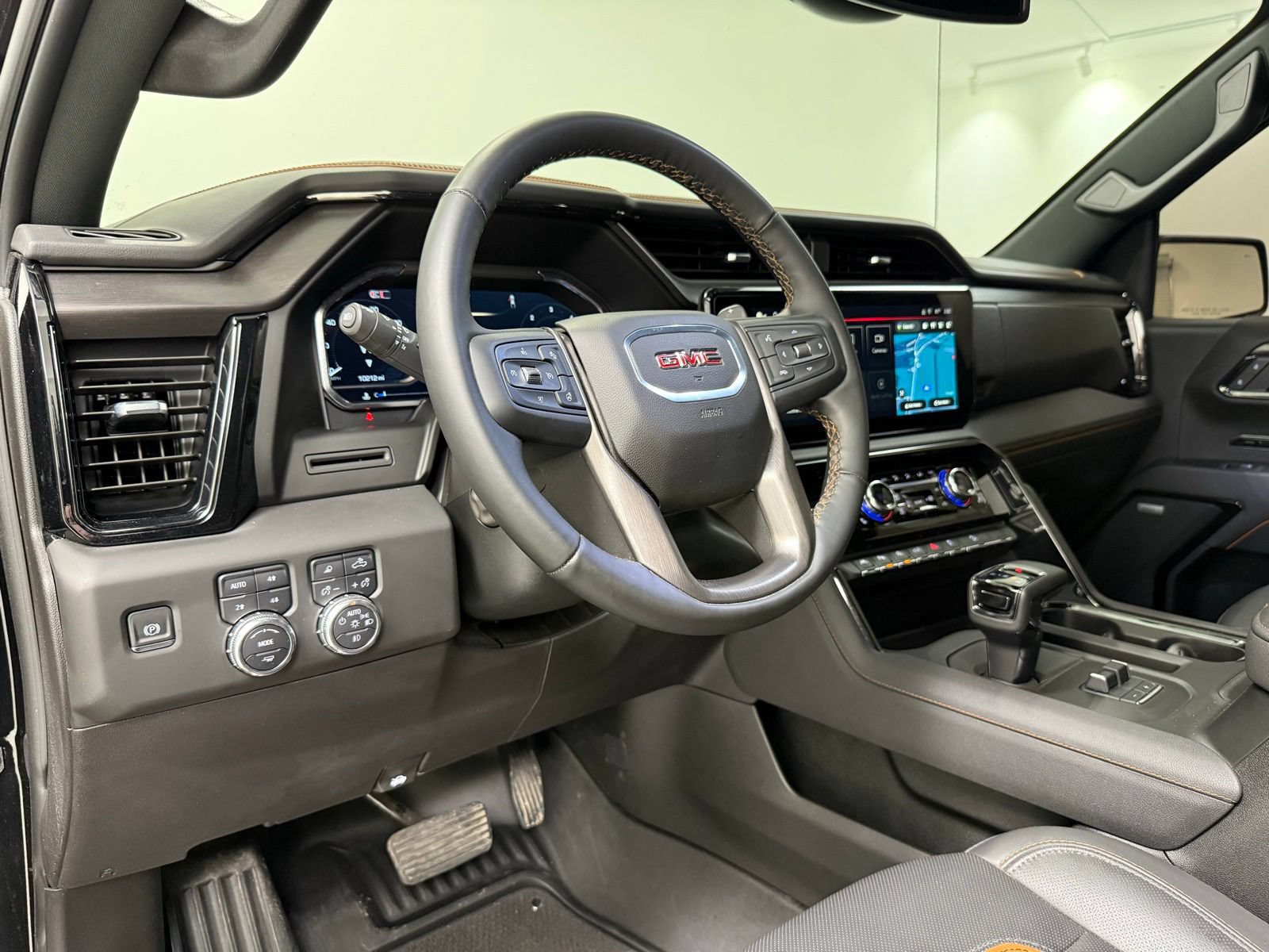 Used 2025 GMC Sierra 1500 AT4 AWD/4WD image 16