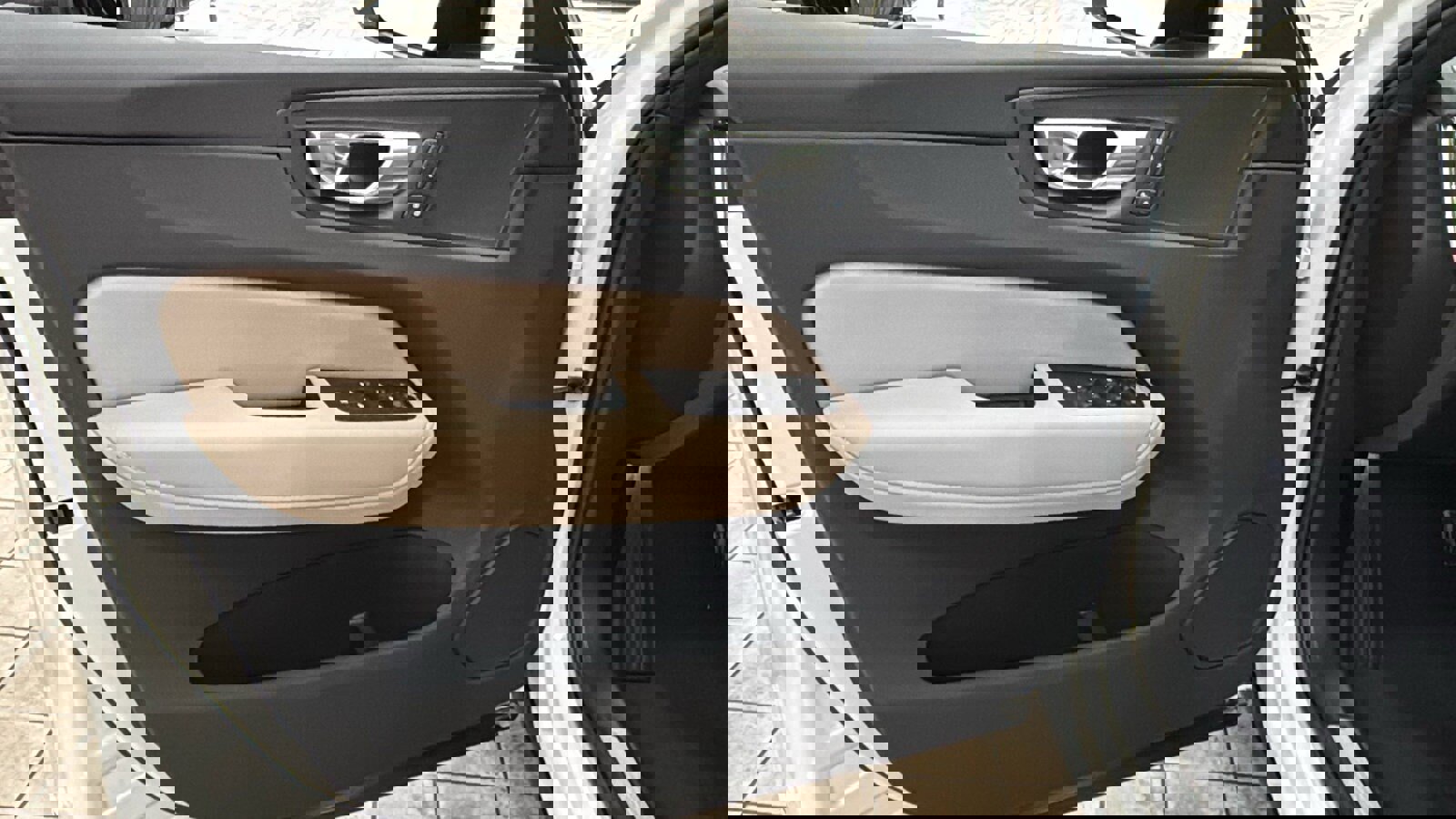 New 2026 Volvo XC60 T8 Plus w/ Protection Package Premier image 21