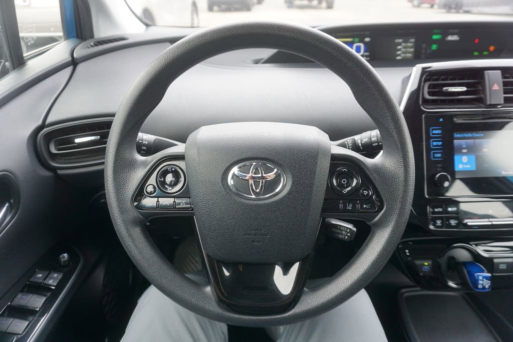 Certified 2019 Toyota Prius LE FWD image 3