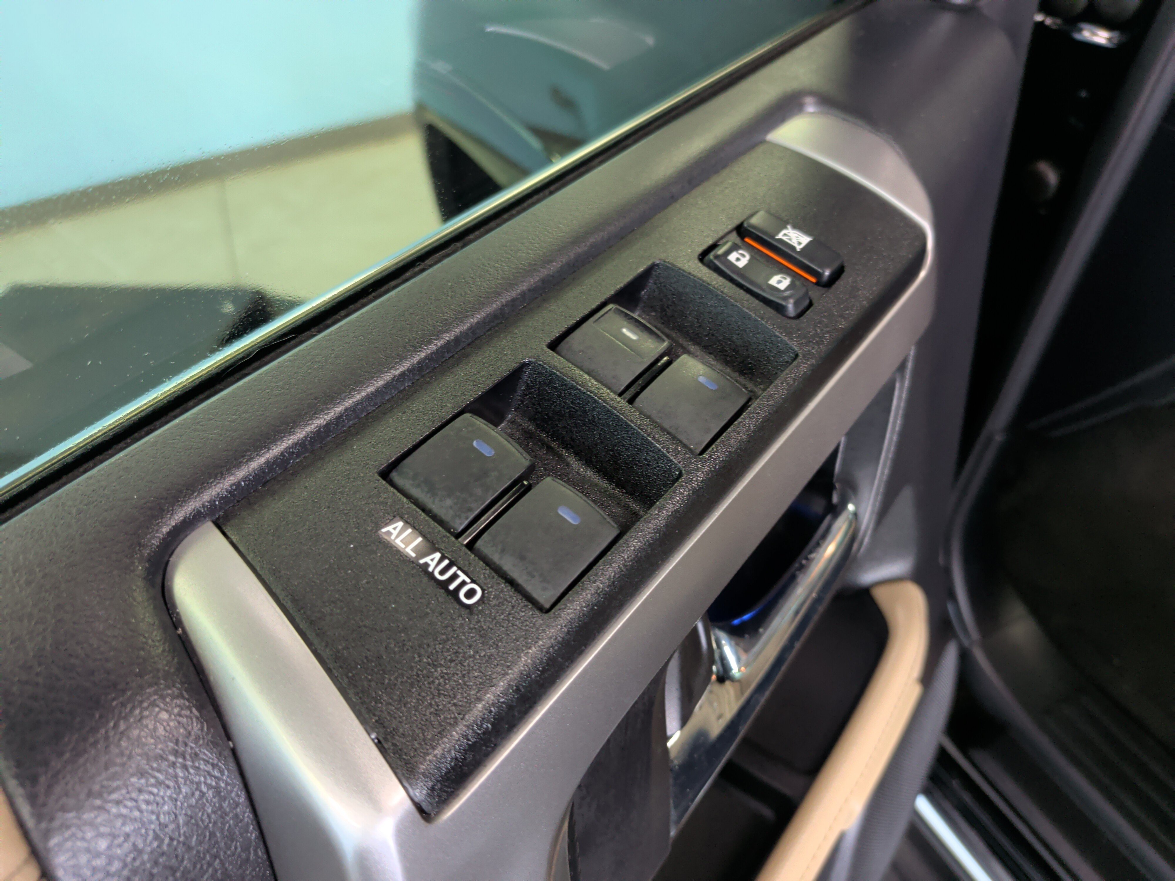 Used 2024 Toyota 4Runner Limited AWD/4WD image 14