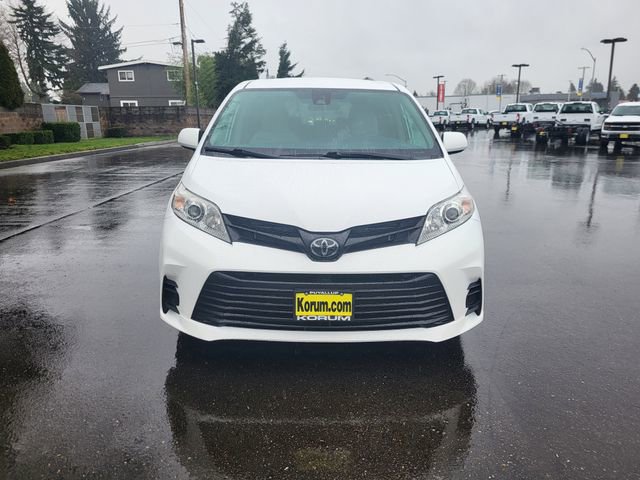 Used 2020 Toyota Sienna L image 9