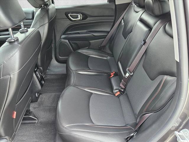 Used 2022 Jeep Compass Trailhawk AWD/4WD image 18