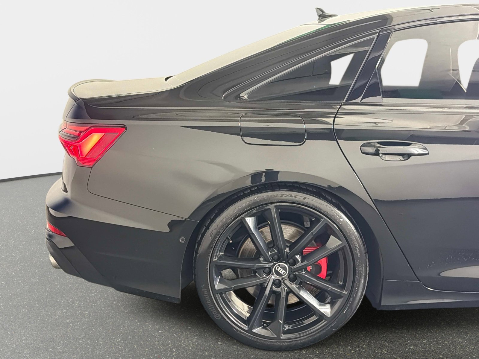 Used 2021 Audi S6 Prestige w/ Prestige Package image 18