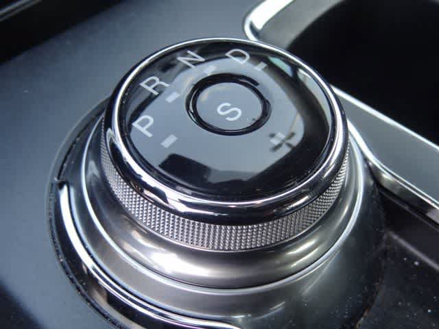 Used 2019 Ford Fusion SE FWD image 16