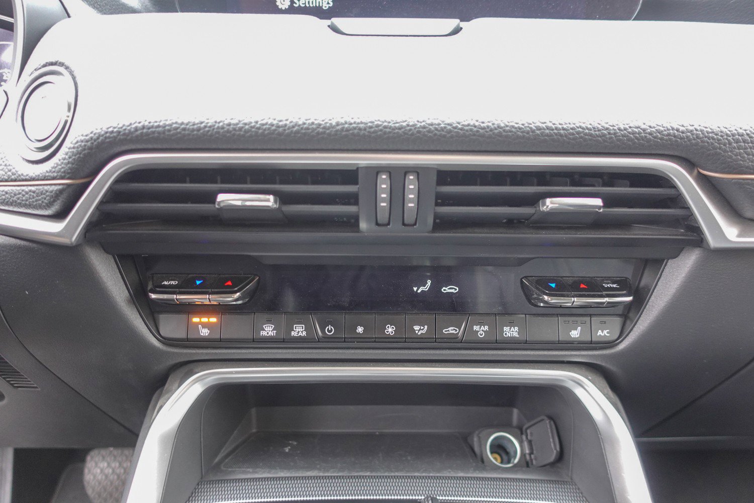 Used 2024 MAZDA CX-90 Plug-In Hybrid w/ Preferred image 19