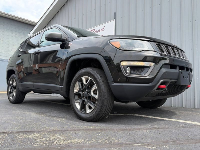 Used 2018 Jeep Compass Trailhawk w/ Leather Interior Group AWD/4WD image 4