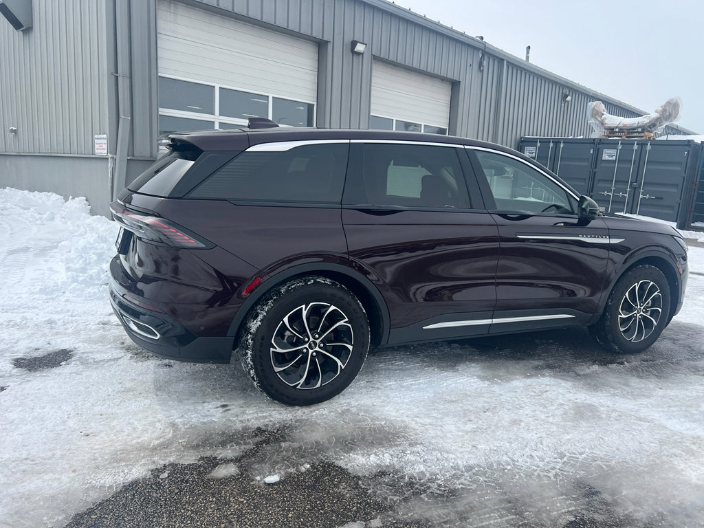 Used 2024 Lincoln Nautilus Premier w/ Equipment Group 102A AWD/4WD image 4