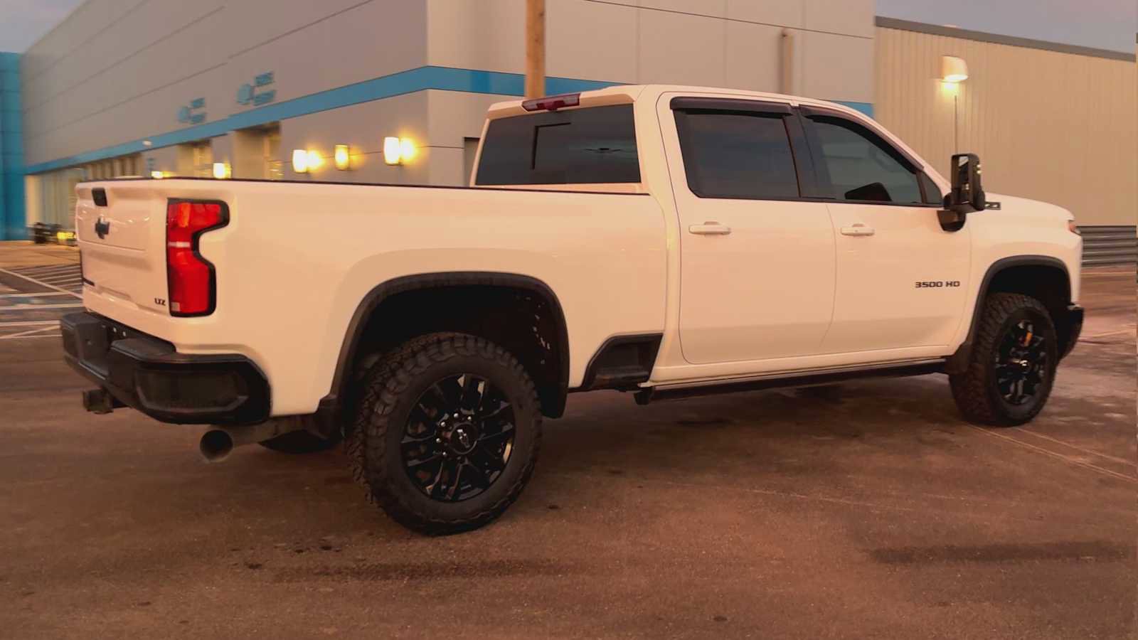 Used 2025 Chevrolet Silverado 3500 LTZ image 2