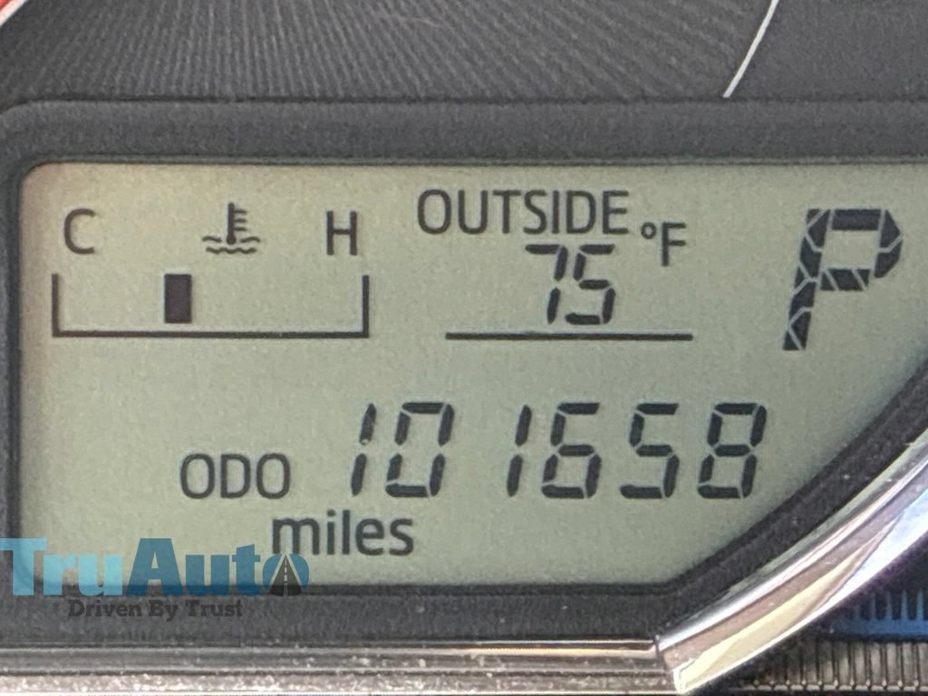 Used 2015 Toyota RAV4 Limited w/ Technology Package FWD image 31