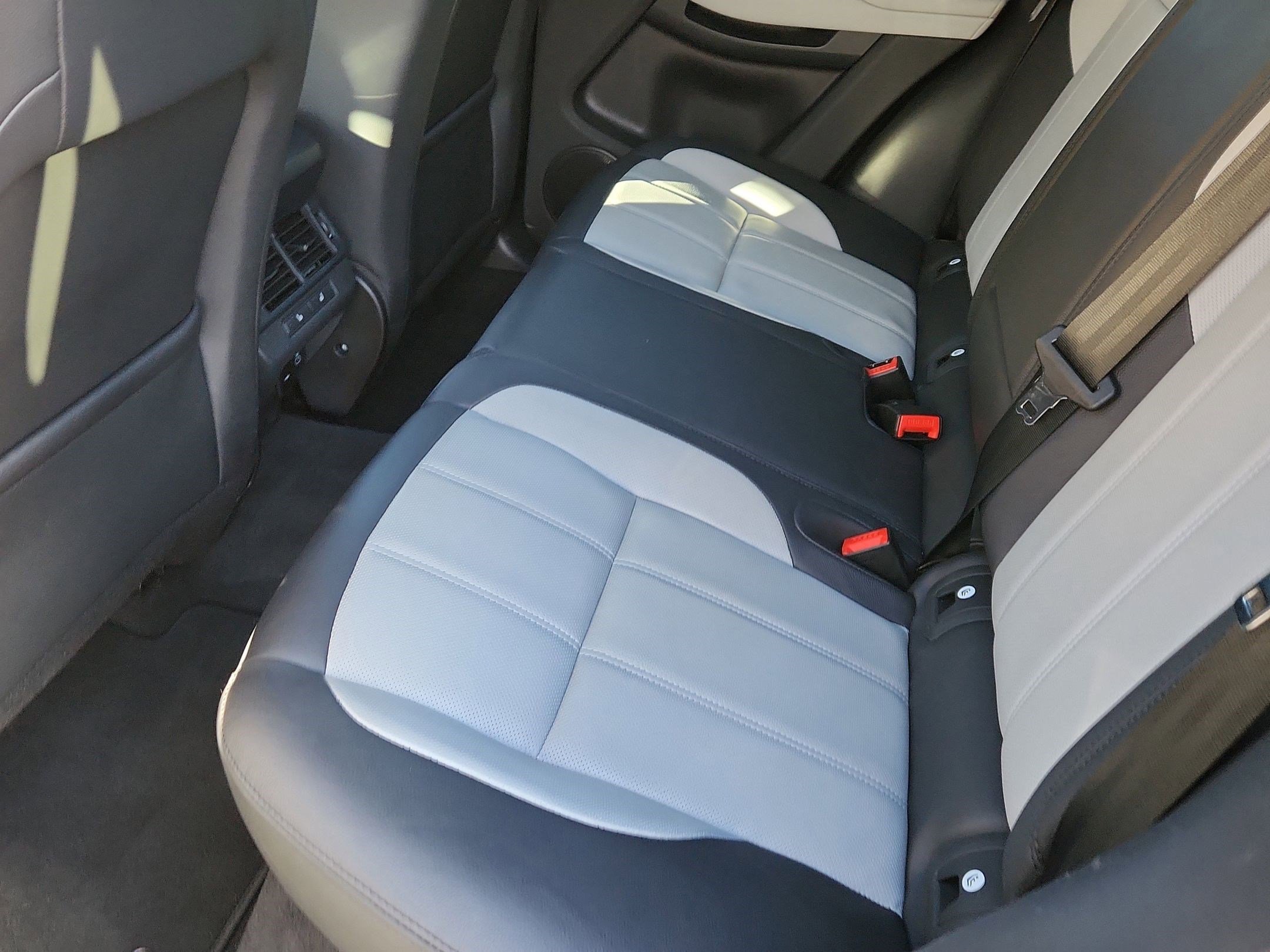 Used 2026 Land Rover Range Rover Evoque Dynamic SE image 19