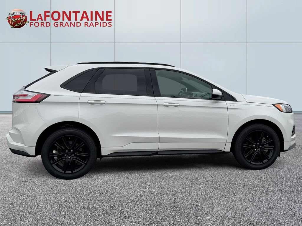 Used 2022 Ford Edge ST-Line AWD/4WD image 8
