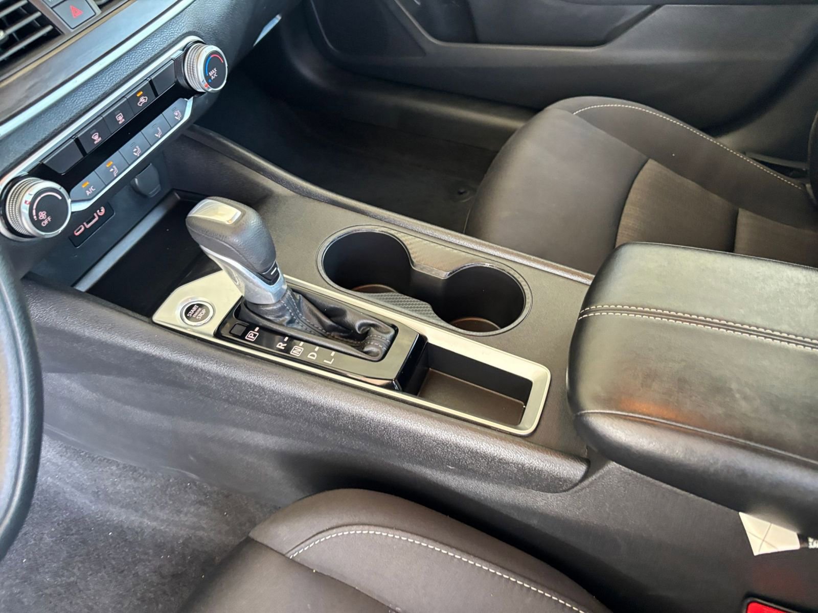 Used 2025 Nissan Altima 2.5 SV FWD image 42