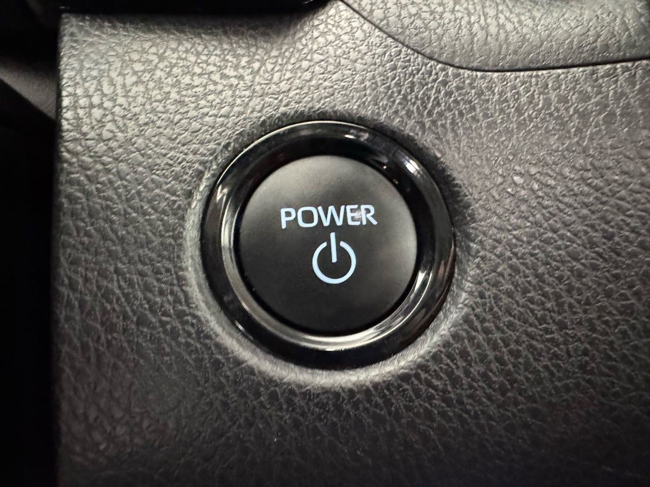 Used 2025 Toyota Camry LE image 19