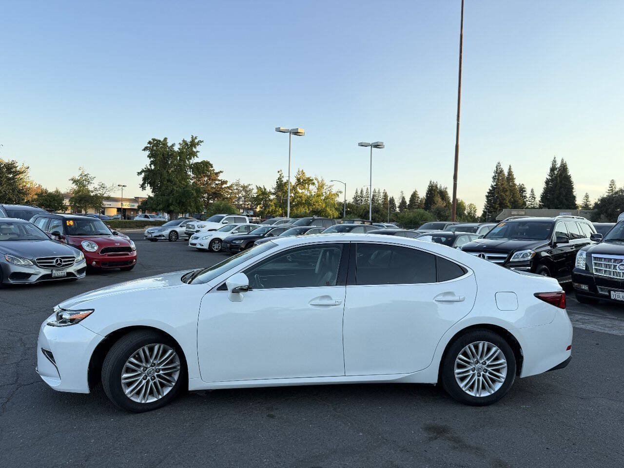 Used 2017 Lexus ES 350 FWD image 5