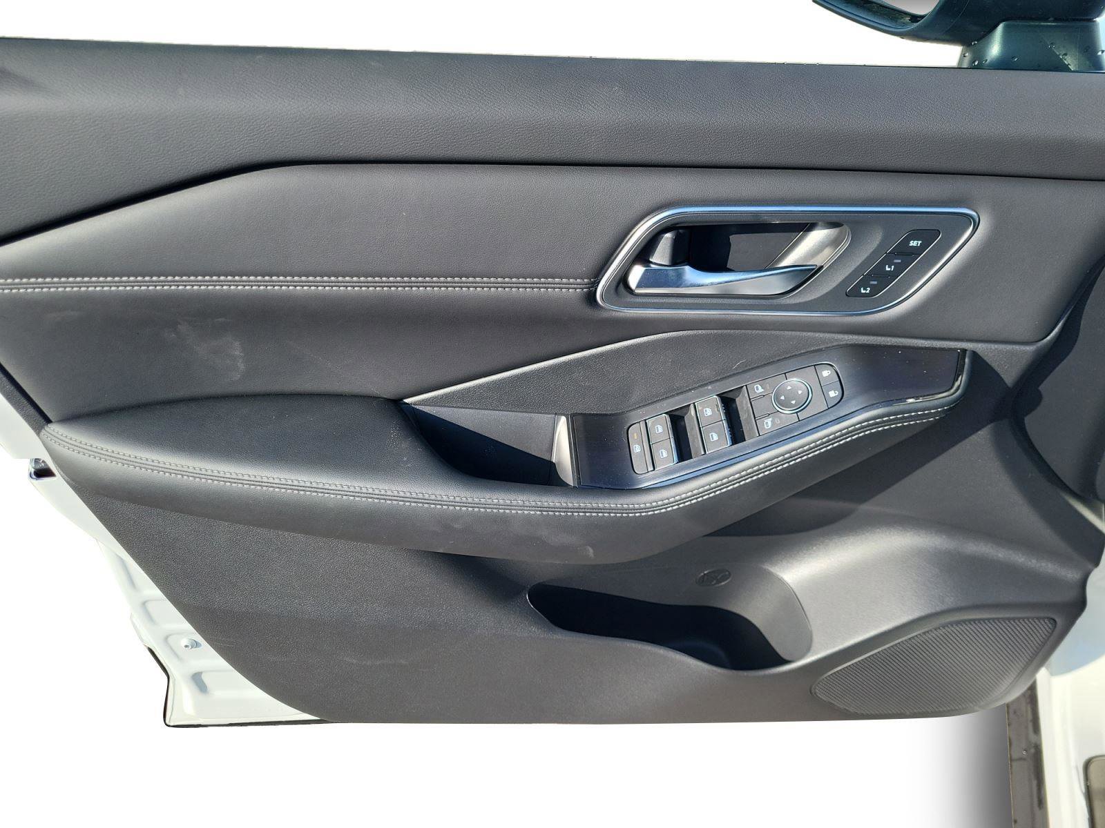 New 2026 Nissan Rogue Platinum w/ Tech Package image 9