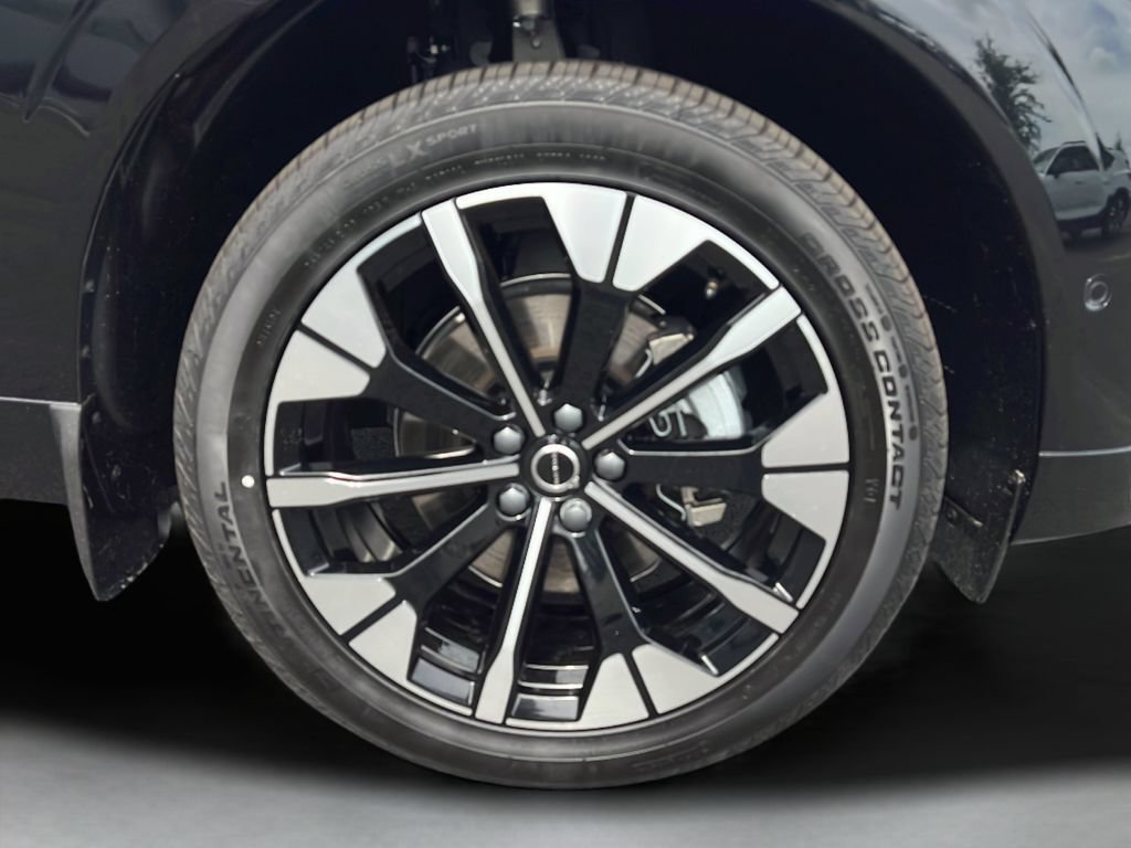 New 2026 Volvo XC60 B5 Plus AWD/4WD image 23
