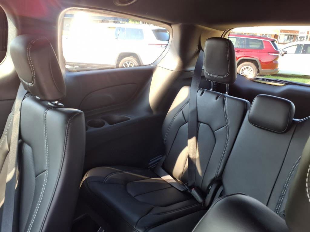 New 2025 Chrysler Voyager LX FWD image 7