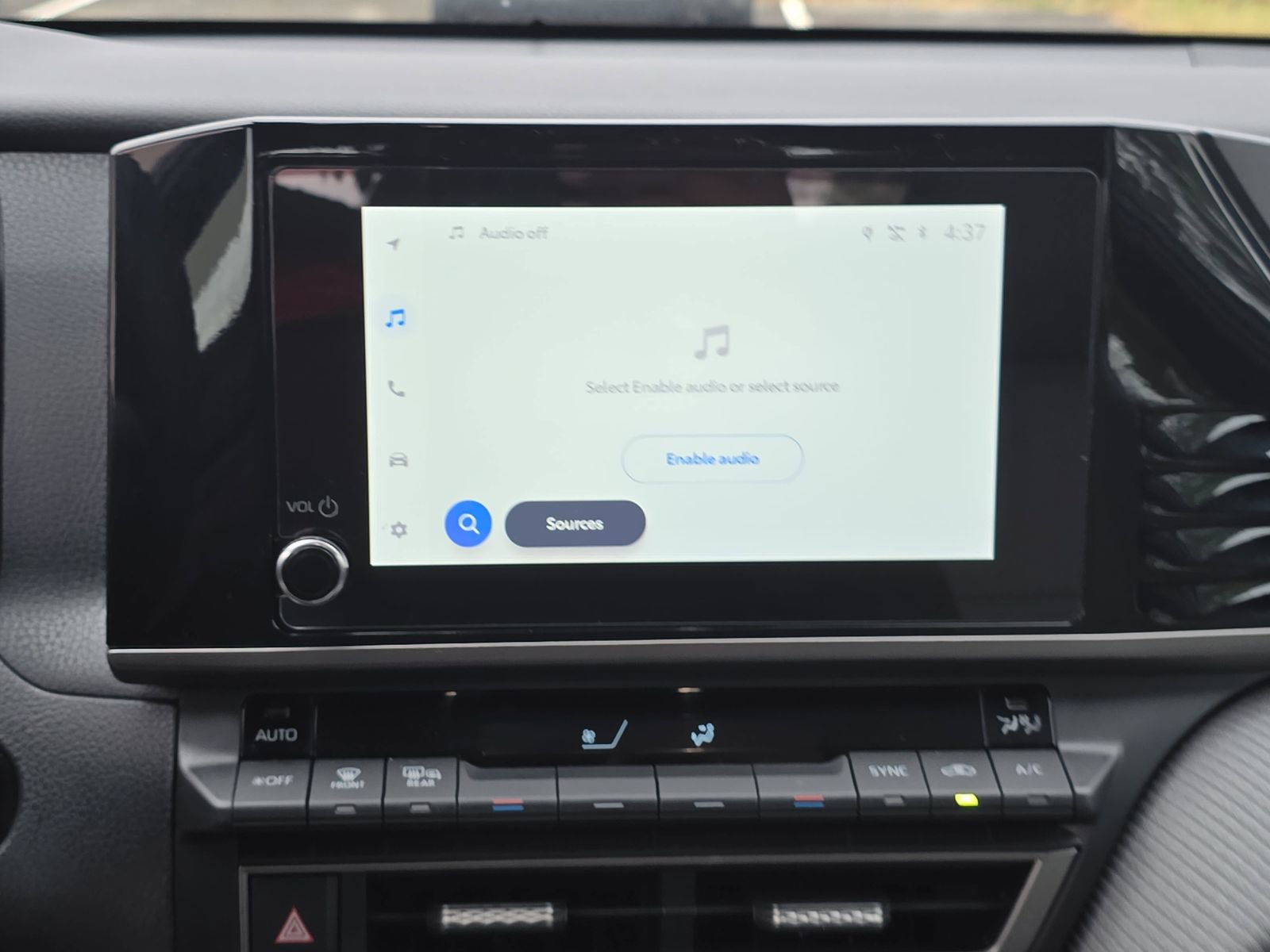 Used 2025 Toyota Camry SE image 26