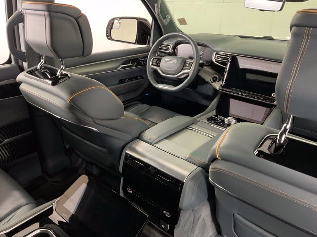 Used 2023 Jeep Grand Wagoneer Series II AWD/4WD image 26