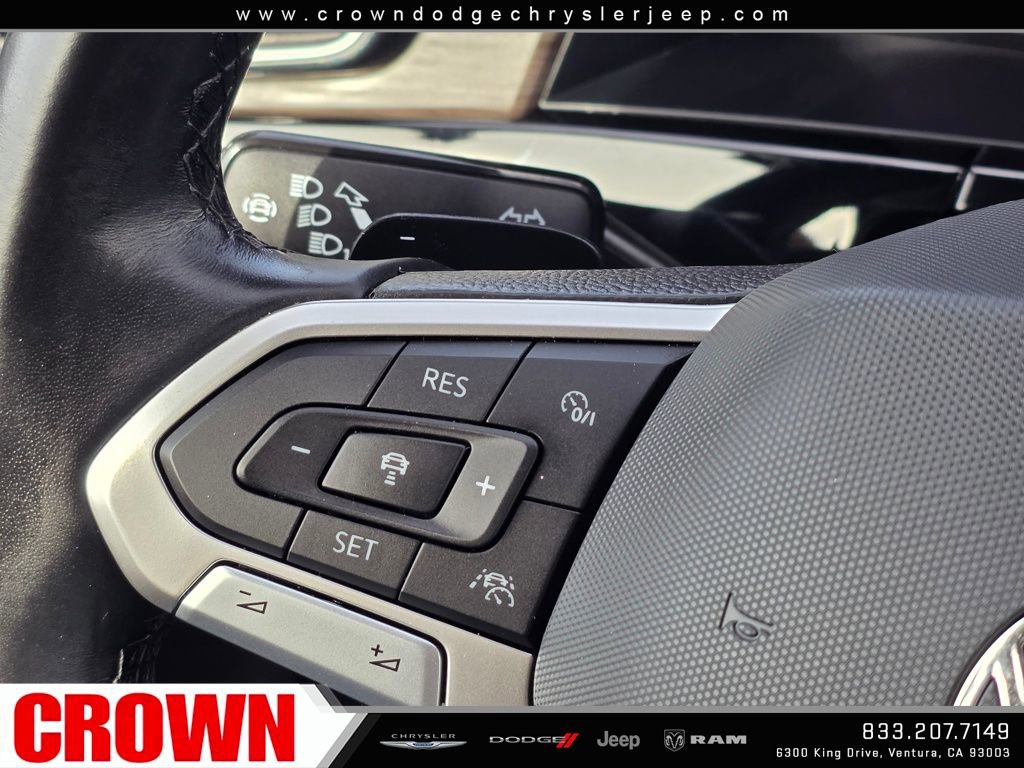 Used 2024 Volkswagen Atlas SEL Premium R-Line image 34