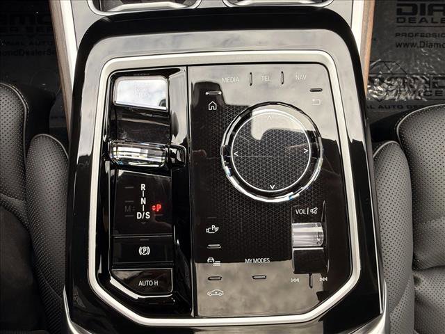 Used 2024 BMW 740i xDrive w/ Premium Package 2 image 24