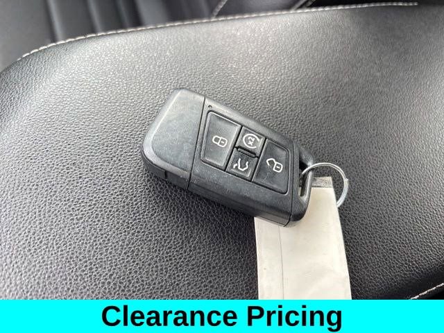 Used 2024 Volkswagen Jetta SE image 46