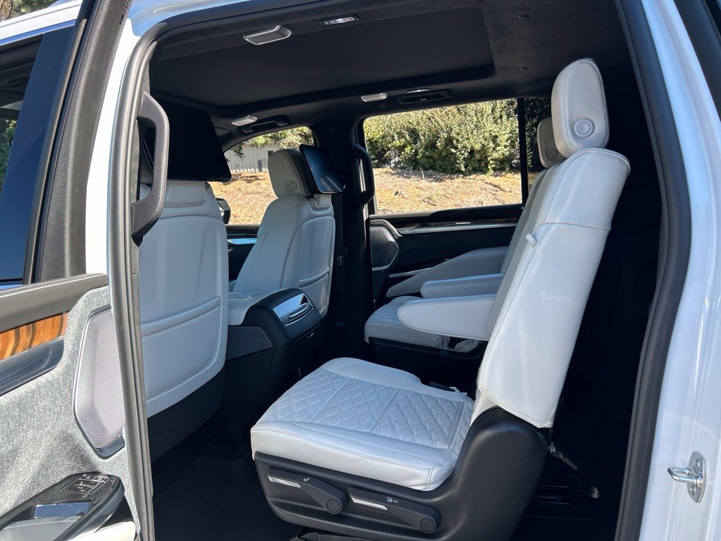 Used 2026 Cadillac Escalade ESV Platinum Luxury w/ LPO, Floor Liner Package AWD/4WD image 54