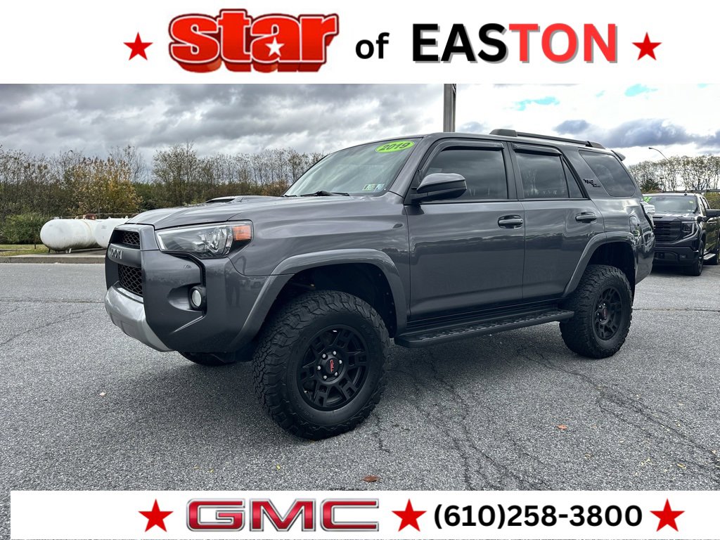 Used 2019 Toyota 4Runner TRD Off-Road image 2