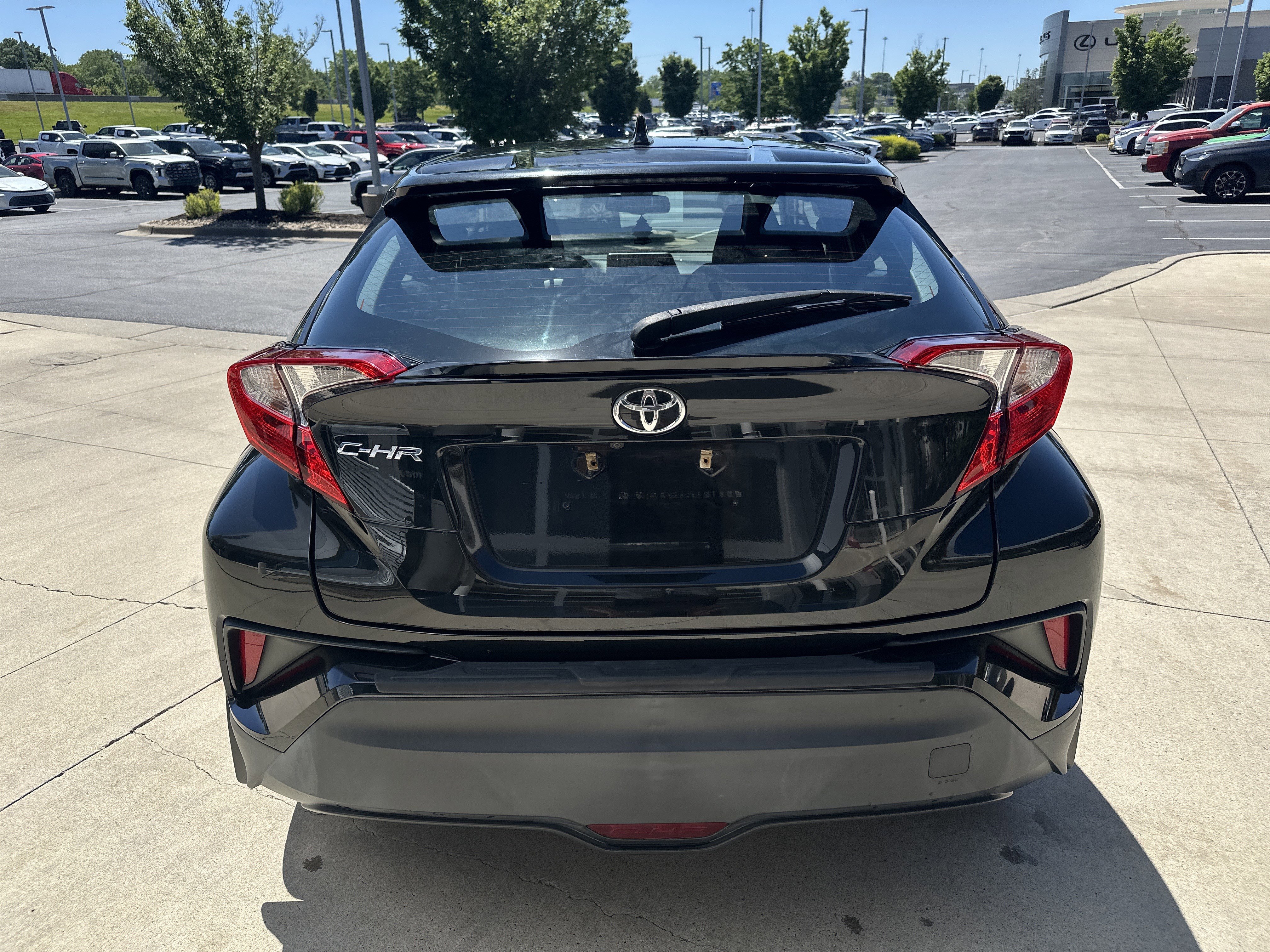 Used 2018 Toyota C-HR XLE FWD image 8