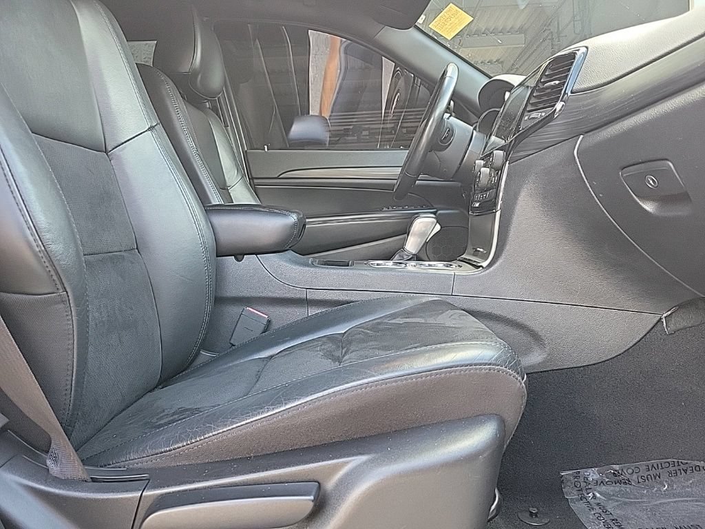 Used 2020 Jeep Grand Cherokee Altitude AWD/4WD image 10