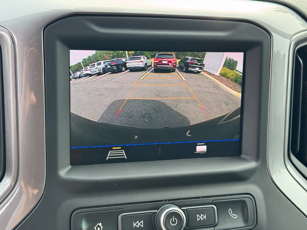 Used 2022 Chevrolet Silverado 1500 Custom AWD/4WD image 17