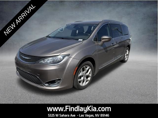 Used 2018 Chrysler Pacifica Touring-L w/ Tire & Wheel Group image 1