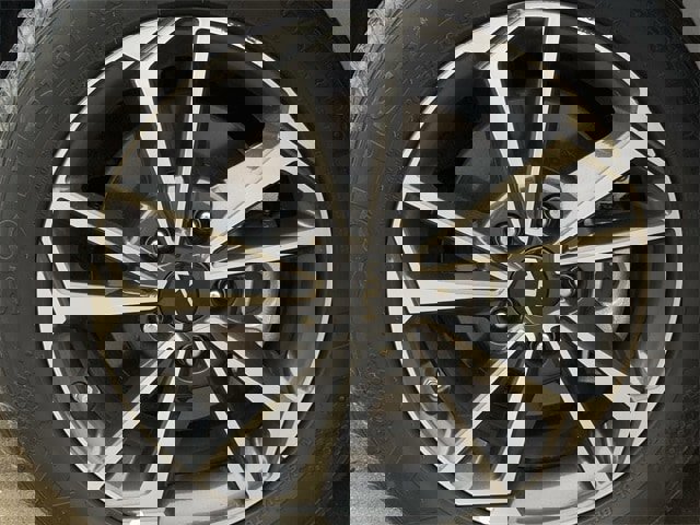 Used 2024 Kia Forte LXS image 9