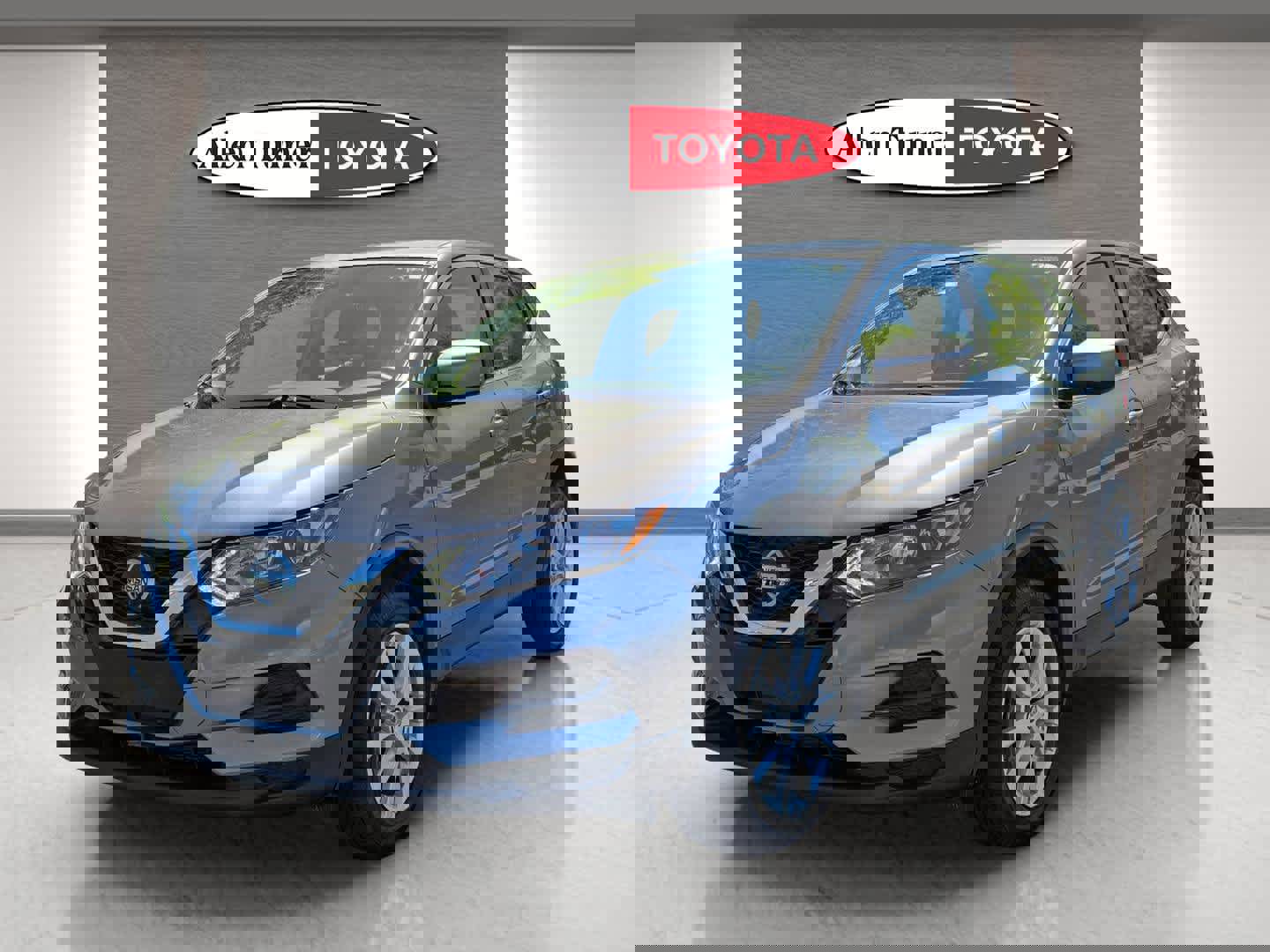 Used 2022 Nissan Rogue Sport S image 3