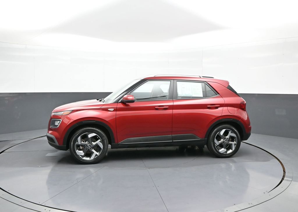 Certified 2024 Hyundai Venue SEL FWD image 9