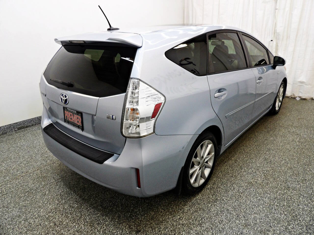 Used 2013 Toyota Prius V Five FWD image 6
