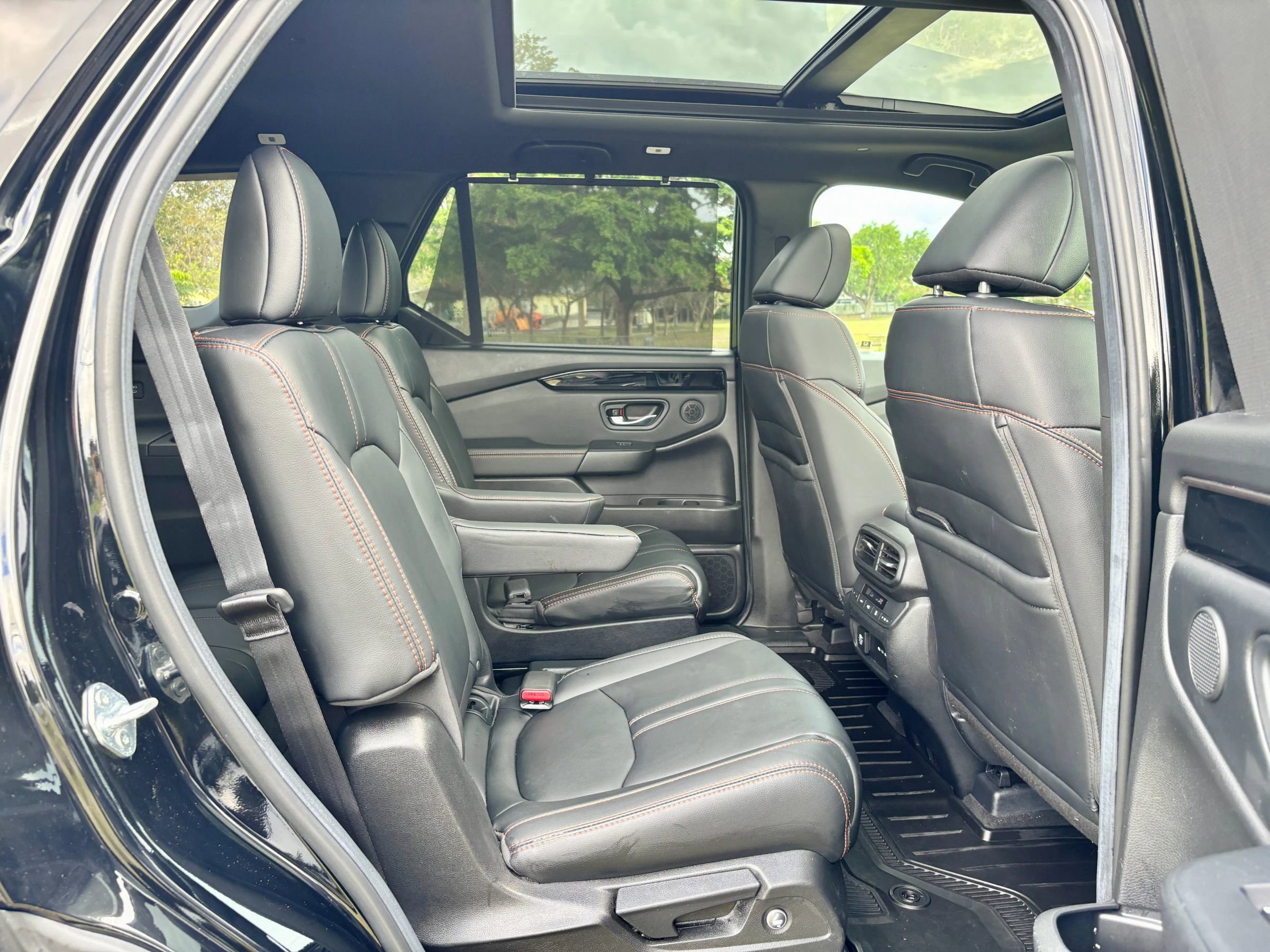 Used 2025 Honda Pilot TrailSport image 28