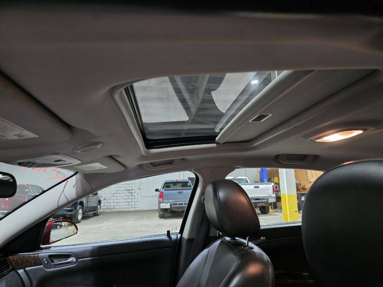 Used 2014 Chevrolet Impala LTZ FWD image 26
